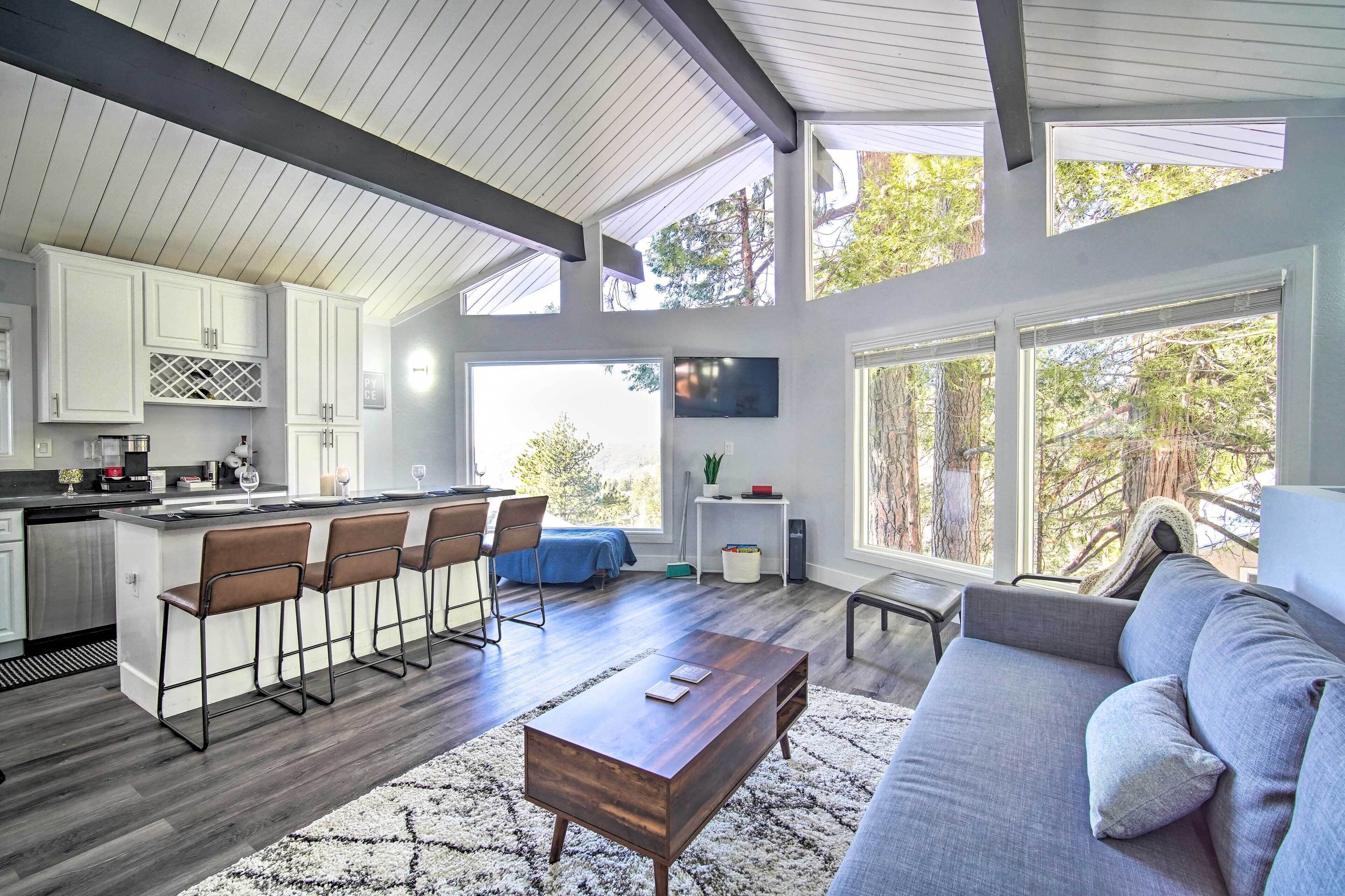 Chic Running Springs Forest Cabin w/ Deck!