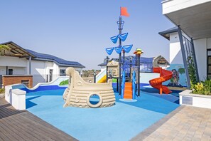 منطقة لعب الأطفال - خارجية