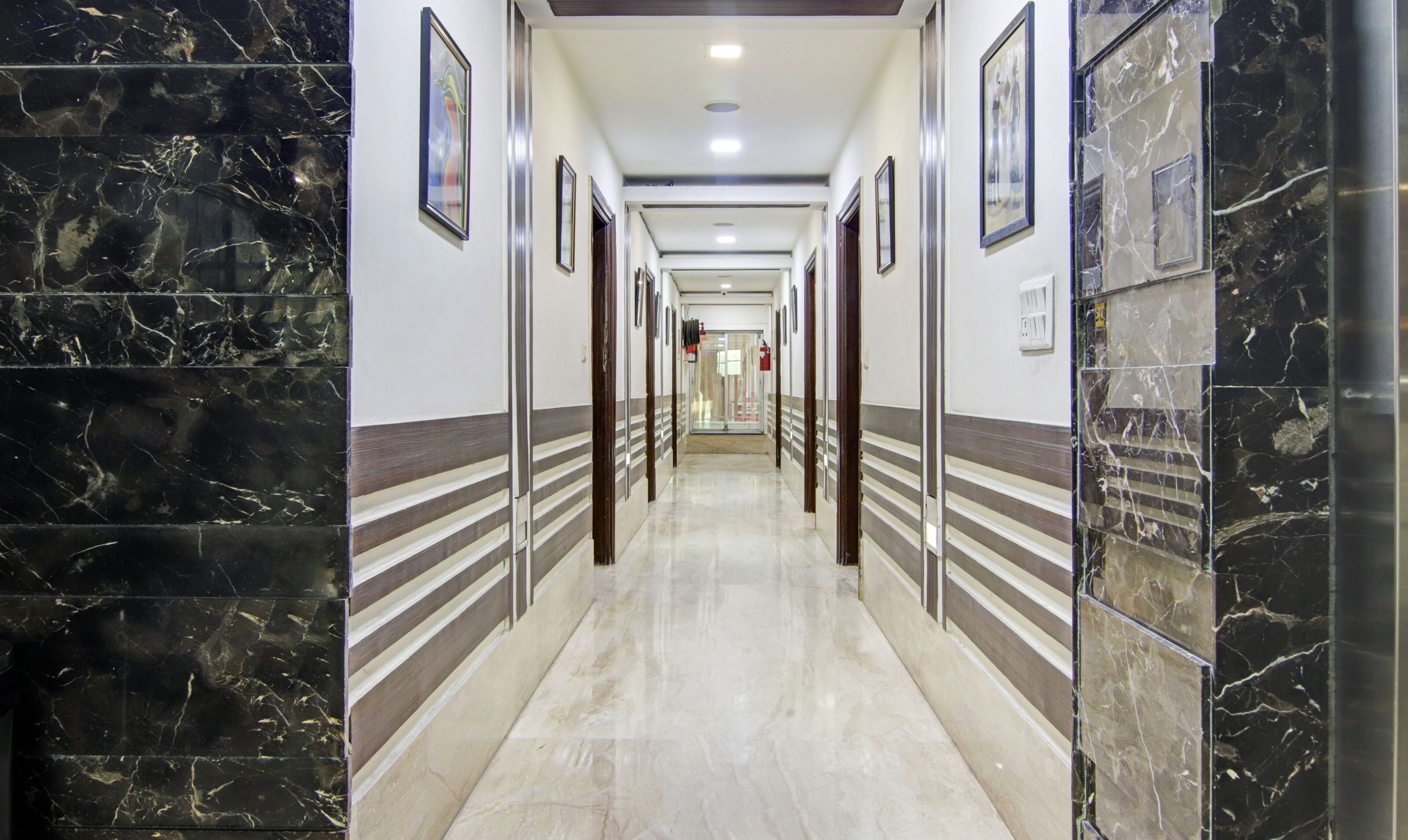 Foto - Treebo Trend Elite