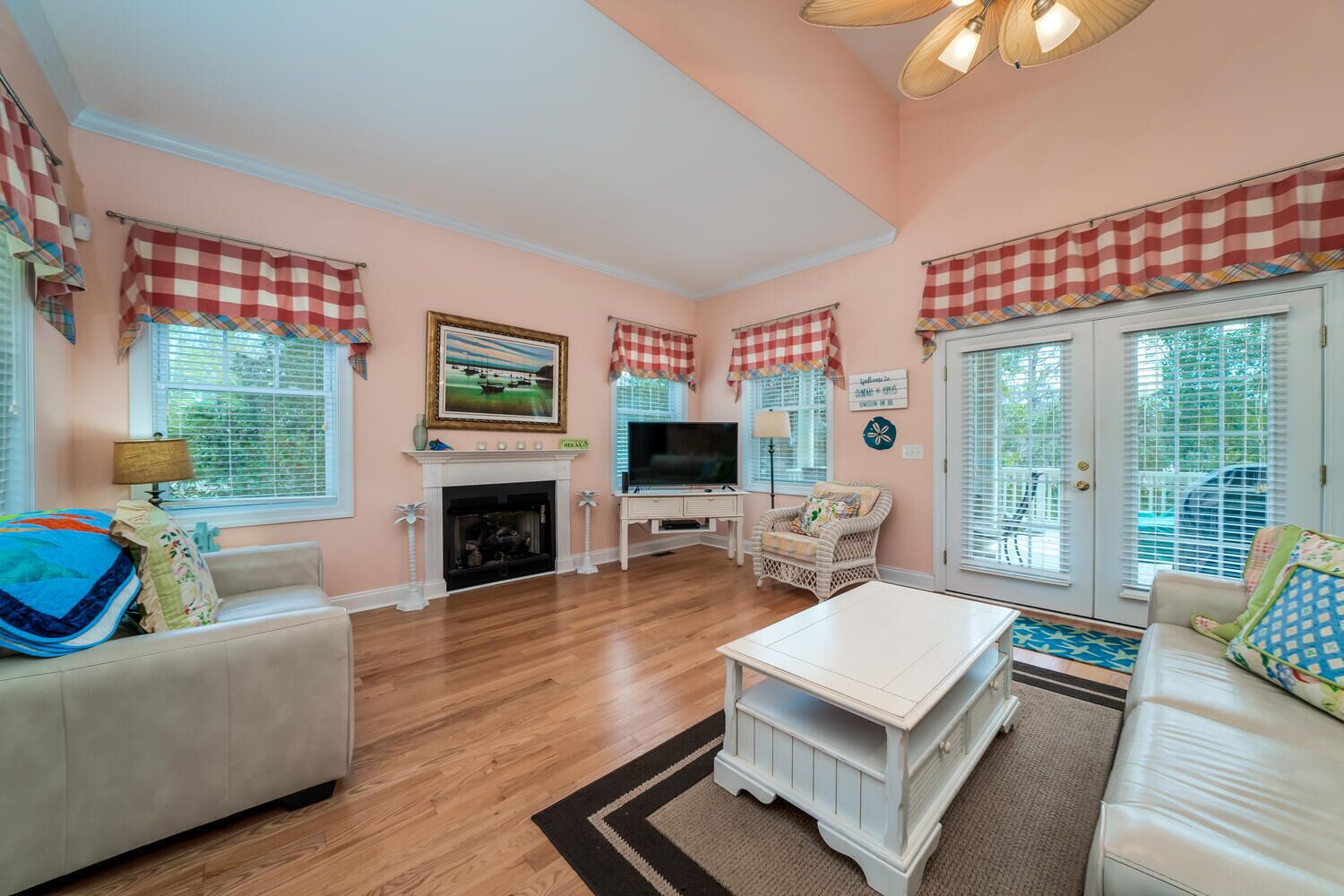 Inviting 3BR/3BA Home! Great Location! Pets! Amenity Cards! Neighborhood Pool!