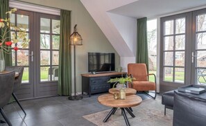 Télévision, cheminée