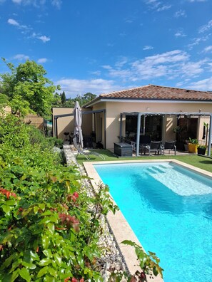 Outdoor pool - The dugradus butterfly house (Ucel)
