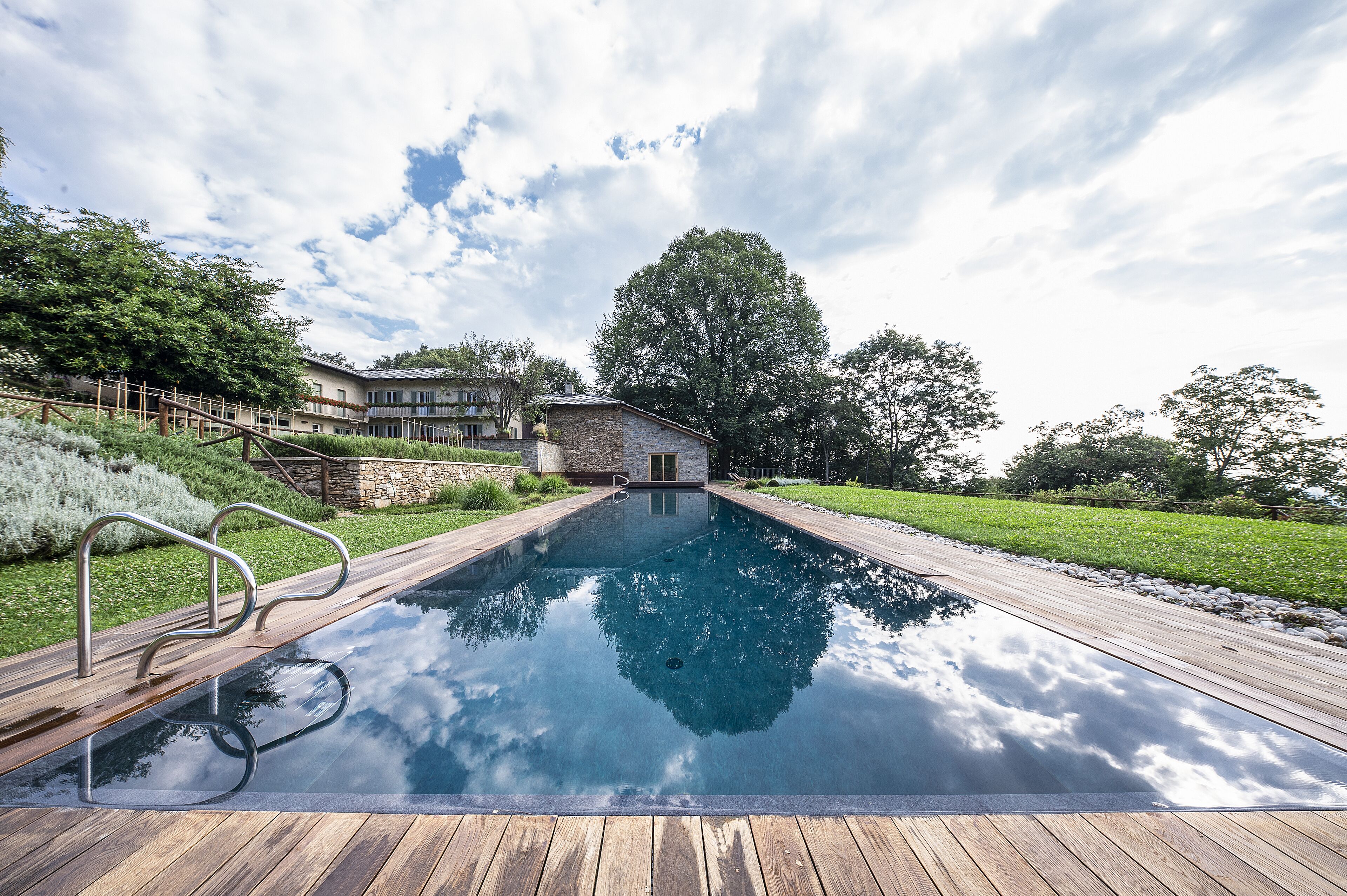 VILLA FELICE, POOL 25*4 mt, SKY SPA, private GARDEN, WIFI