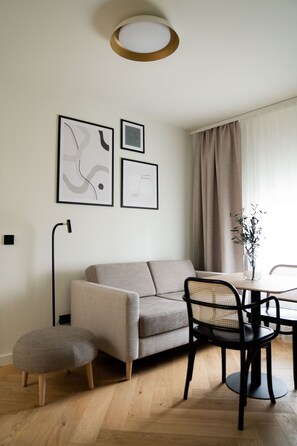 Appartement Design | Bureau, espace de travail pour ordinateur portable, Wi-Fi gratuit