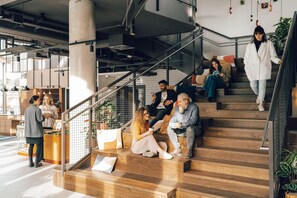 Lobby sitting area - Revo Munich (Munich)
