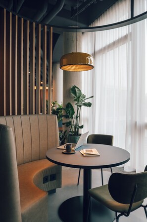 Lobby sitting area - Revo Munich (Munich)