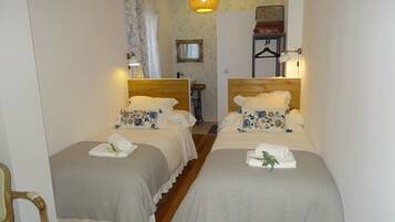 2 dormitorios, tabla de planchar con plancha, wifi y ropa de cama