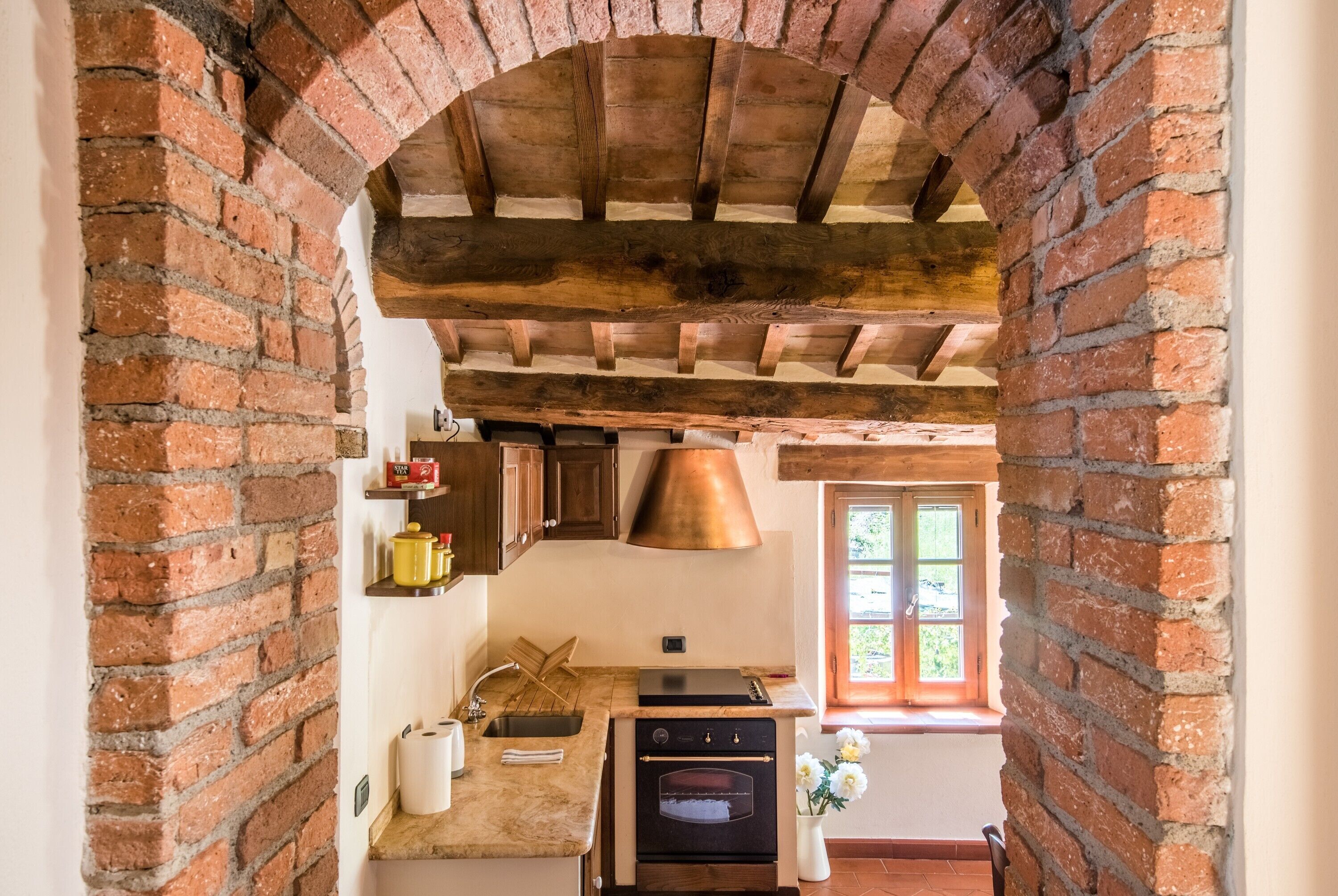 Refrigerador, horno, parrilla de estufa y cafetera y tetera 