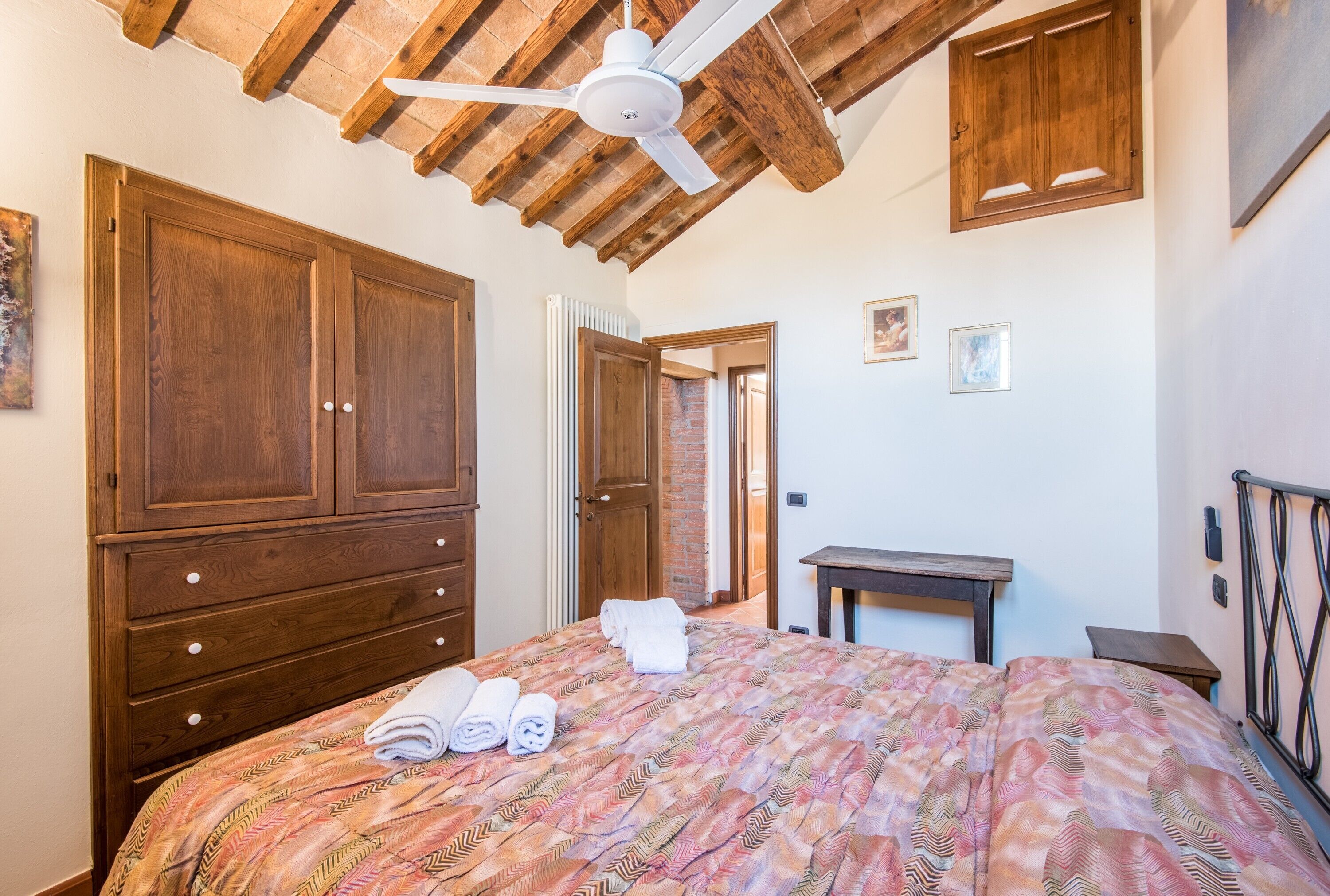 2 habitaciones, wifi gratis y ropa de cama 