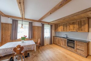 Kühlschrank, Ofen, Herdplatte, Geschirrspüler