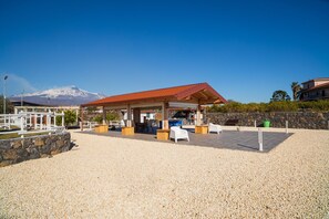 Property grounds - Apartment 'Villa Paradiso' with Sea View, Pool & Wi-Fi (Acireale)