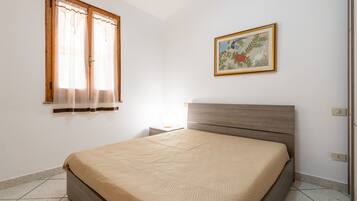 4 chambres, fer et planche à repasser, Wi-Fi gratuit, draps fournis