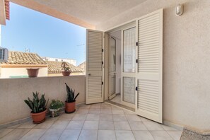 Exterior detail - Apartment "Casa Riviera" with Balconies and Wi-Fi (Donnalucata)