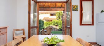 Holiday House Li Piri with Garden, Terrace, Wi-Fi & A/C