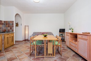 Dining - Holiday House Li Piri with Garden, Terrace, Wi-Fi & A/C (San Teodoro)