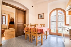 Dining - Residence Lena  App 1 with Balcony (Pranzo)