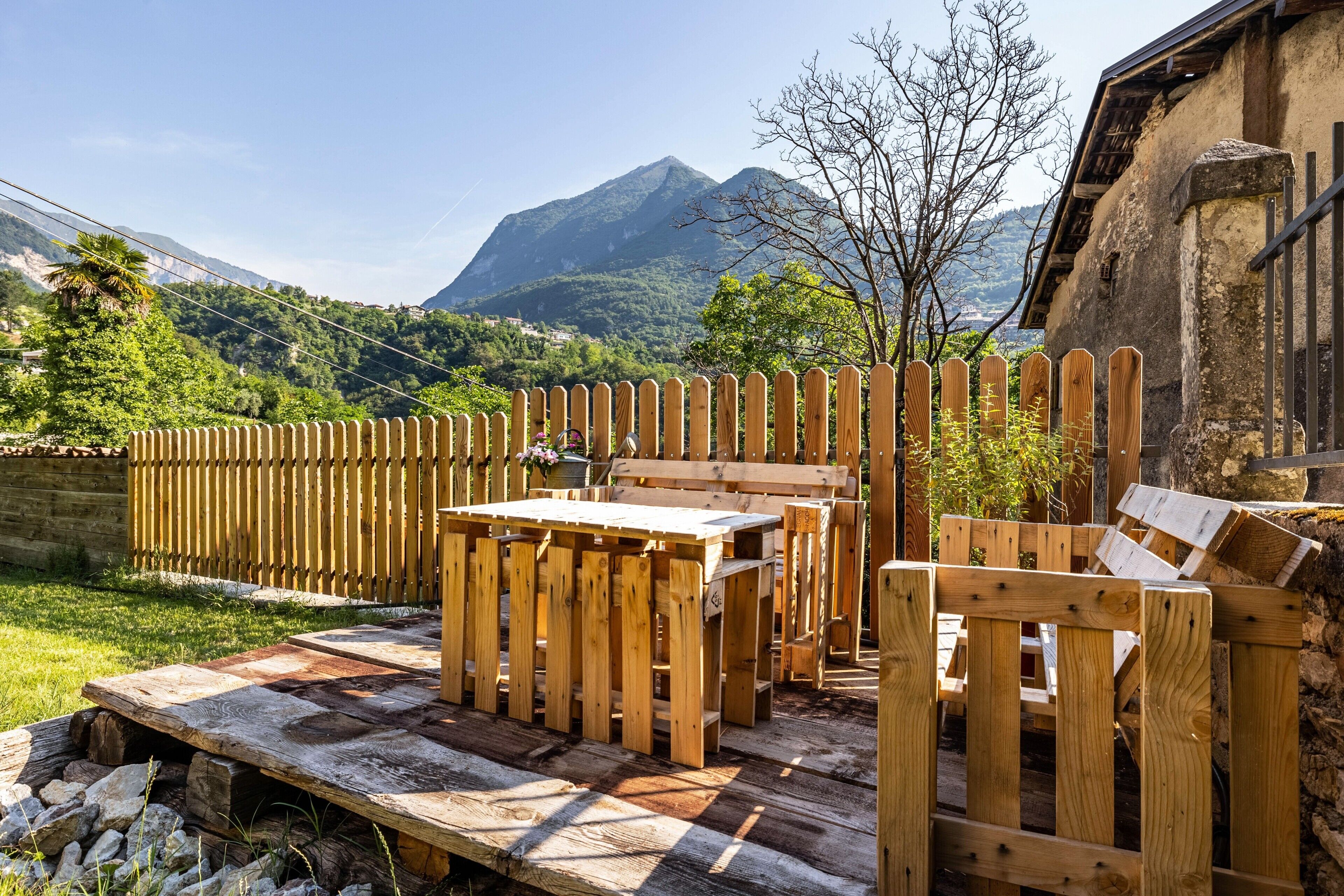 屋外ダイニングエリア