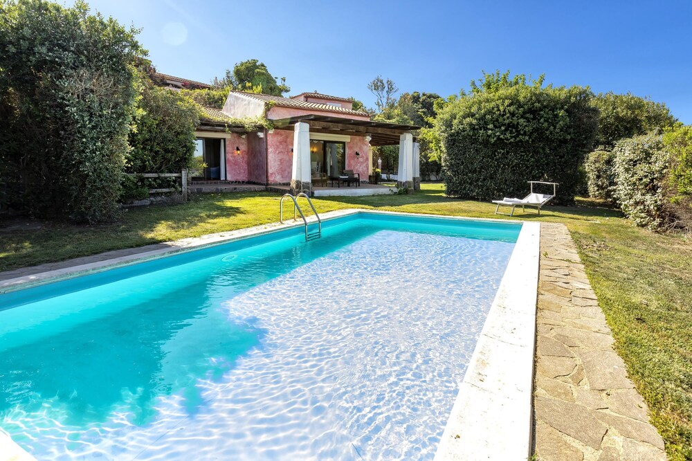 Villa Oleandro with Sea View, Pool, Garden, Terraces & Wi-Fi