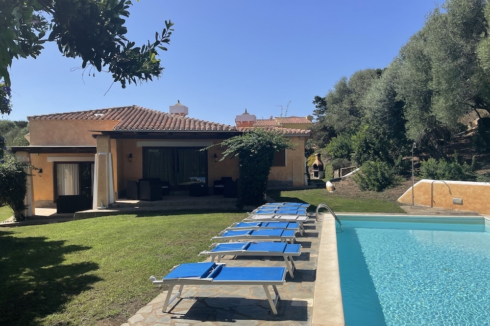 Villa Di Canio with Sea View, Pool, Garden, Terraces & Wi-Fi