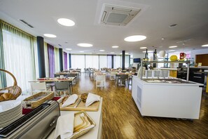 Bao gồm bữa sáng buffet vào các ngày trong tuần 