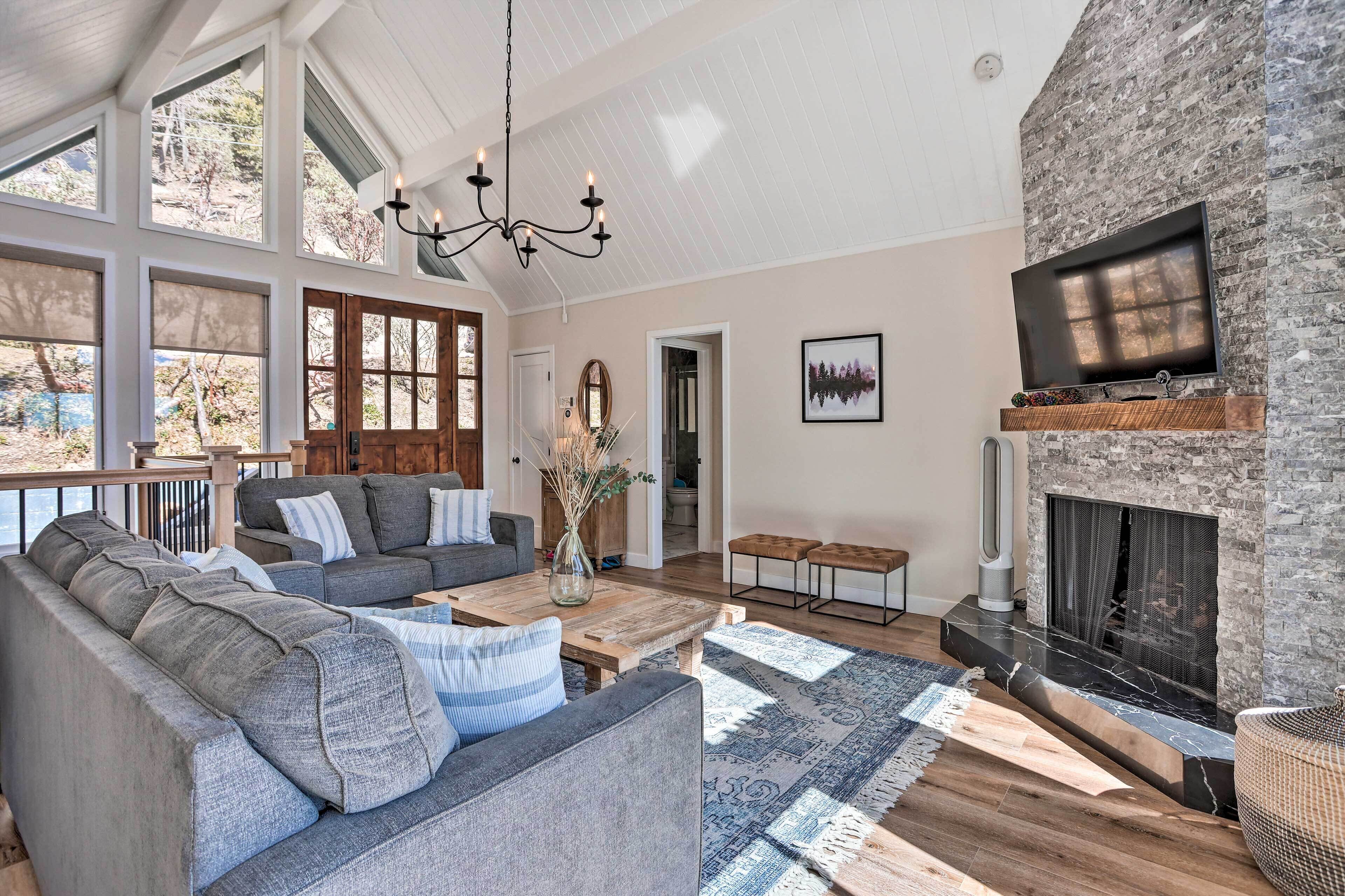 Stunning Lake Arrowhead Cabin w/ Lake Views!