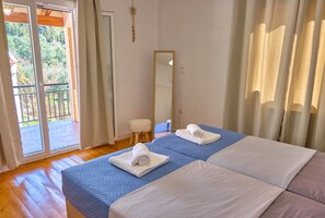 4 slaapkamers, een strijkplank/strijkijzer, gratis wifi, beddengoed