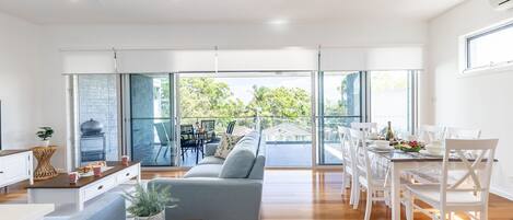 تلفزيون ذكي