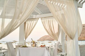 Couples treatment rooms, sauna, hot tub, steam room, Turkish bath - Lindos Bay Suites (Rhodes)
