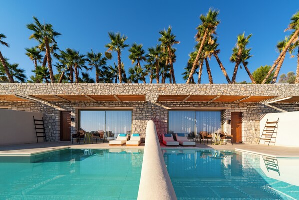 Mini-bar avec articles gratuits, coffres-forts dans les chambres