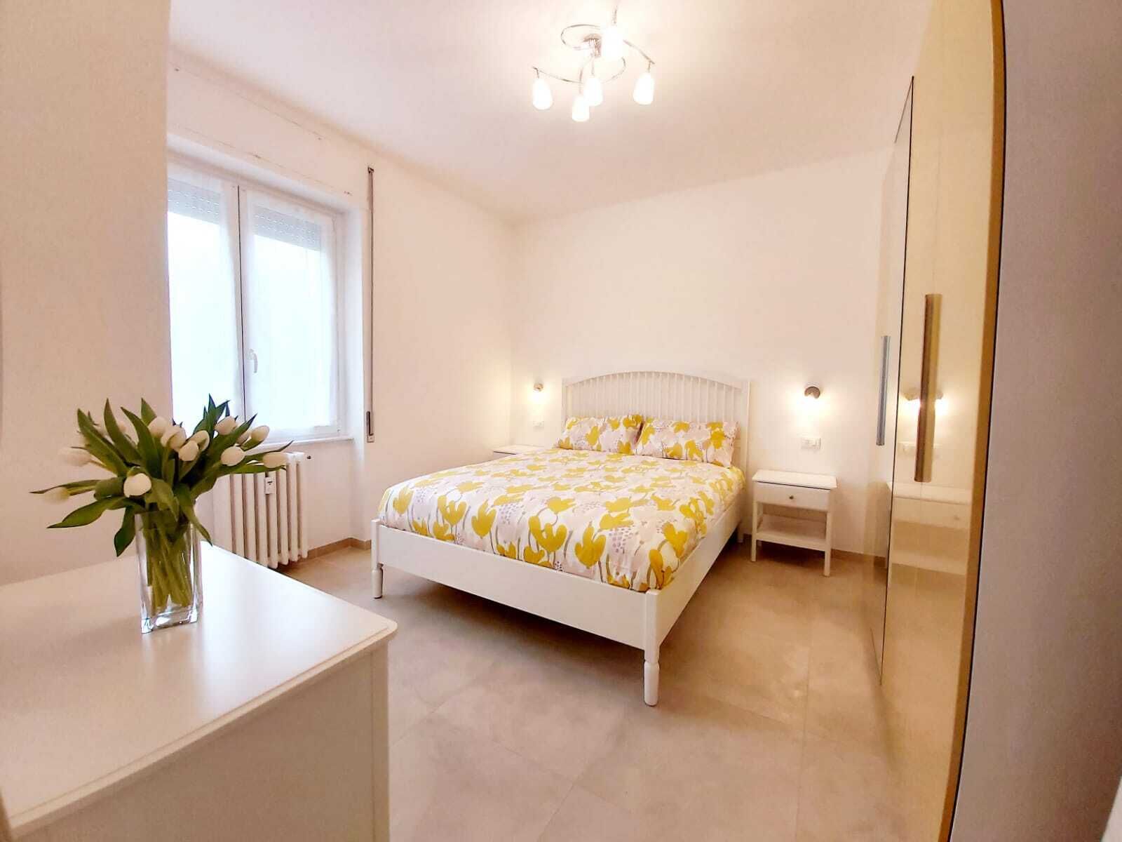 In the relaxation of the nearby green way, 5 minutes from the upper city and 6km from the airport