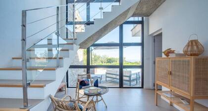 Magnificent villa with breathtaking views of the sea and vineyards, a little paradise