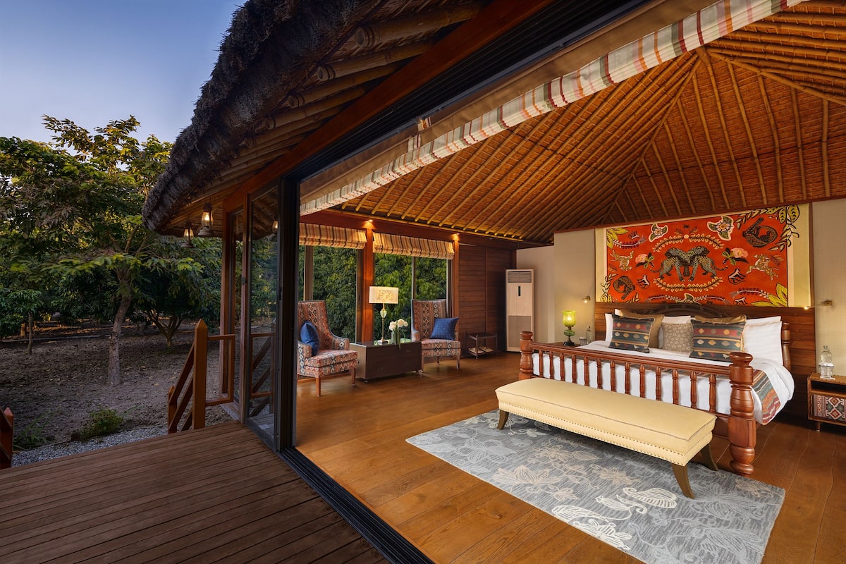 Villa, 1 King Bed (SeleQtions) | Bathroom | Shower, rainfall showerhead, free toiletries, slippers