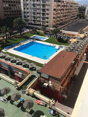 Outdoor pool, a heated pool - FABULOUS APARTMENT FACING THE MARINA (Fuengirola)