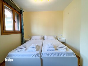 2 habitaciones, tabla de planchar con plancha y wifi gratis 