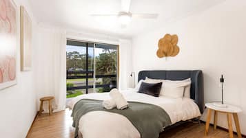 3 bedrooms, iron/ironing board, travel cot, free WiFi