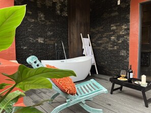 高档床上用品、羽绒被、免费 WiFi、床单