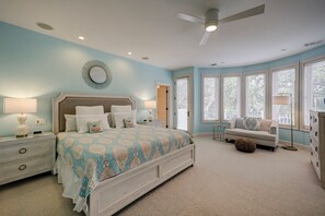 6 bedrooms, desk, iron/ironing board, free WiFi - 49 Mooring Buoy - Luxury Private Home, Lagoon Views (Hilton Head Island)