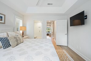 5 bedrooms, iron/ironing board, free WiFi, bed sheets