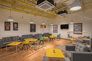 Interior - Bedzzz Varanasi by Leisure Hotels (Varanasi)