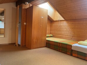 2 bedrooms, desk, free WiFi