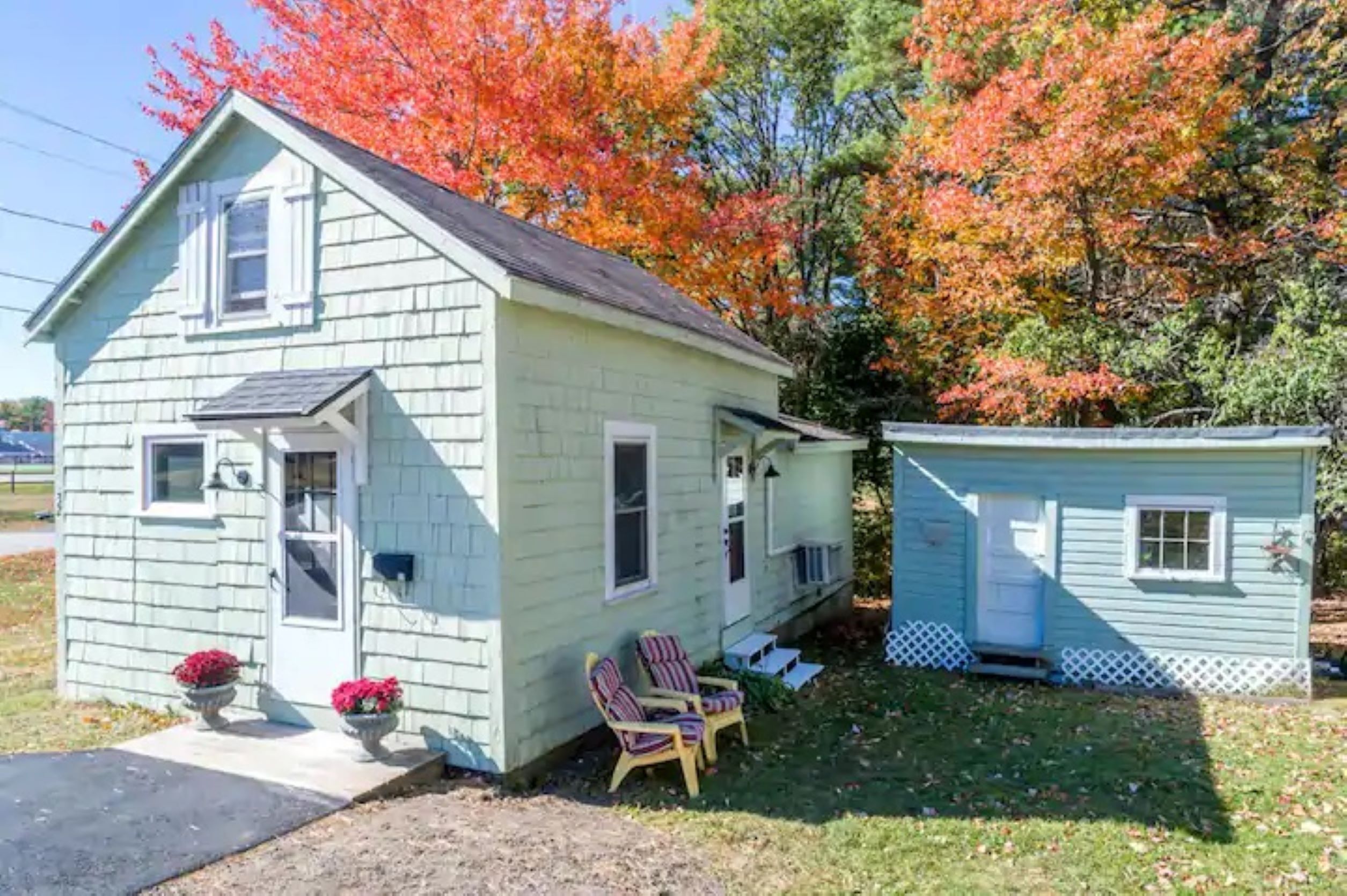 Cozy Cottage in the heart of Freeport - 5 minute walk to outlets
