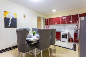 Elite Apartment | In-room dining