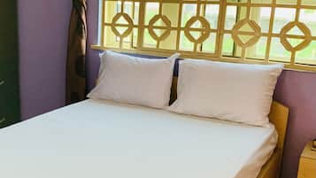 4 bedrooms, iron/ironing board, free WiFi, bed sheets