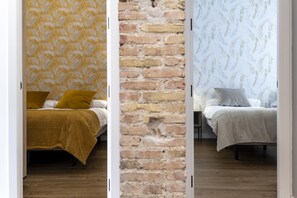 3 slaapkamers, een strijkplank/strijkijzer, gratis wifi, beddengoed