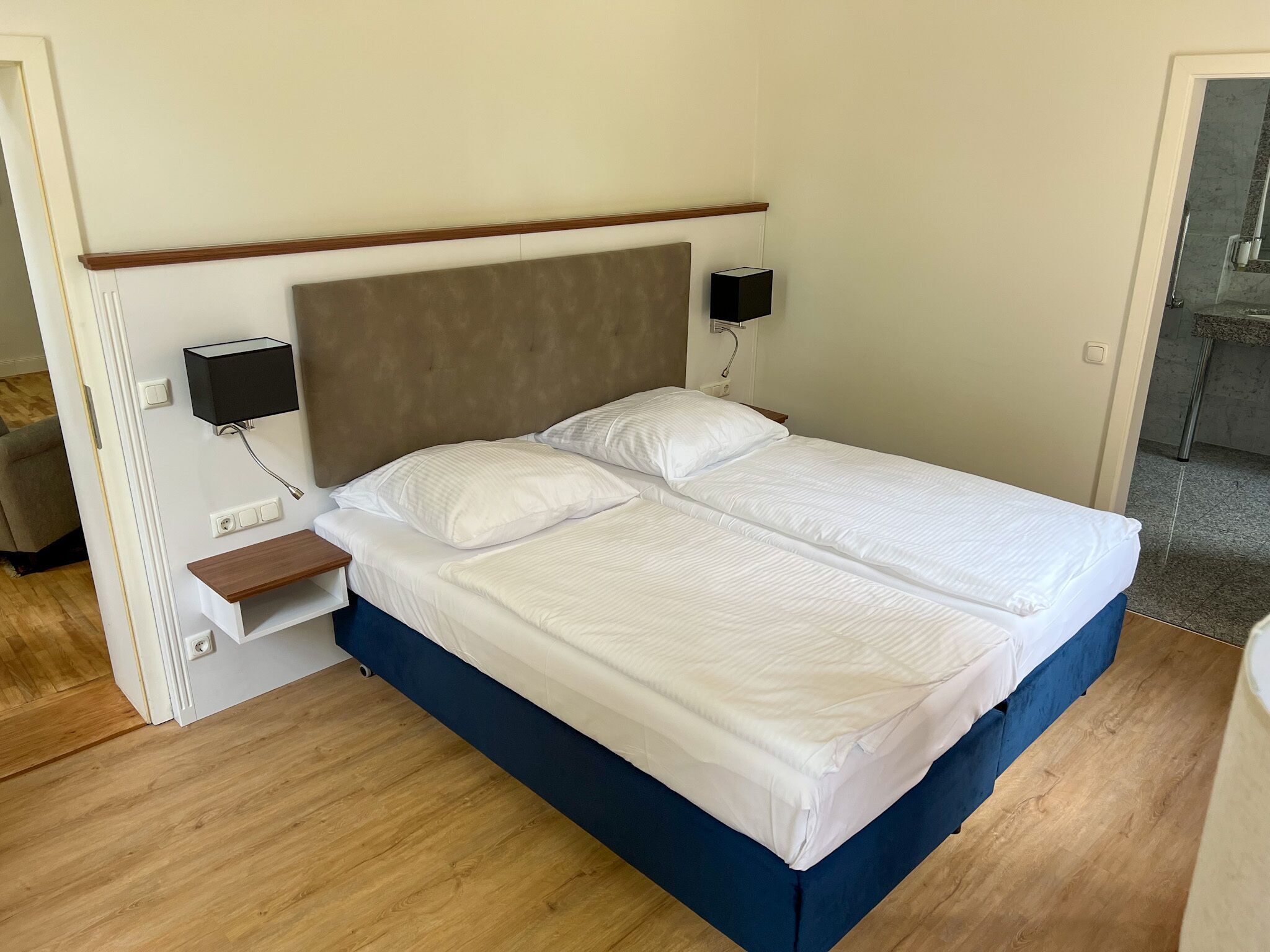 Wifi gratis y ropa de cama 