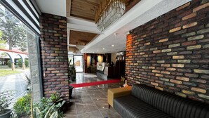Reception - Avni Bey Otel (Arakli)