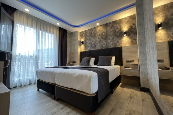 Comfort Double or Twin Room | Premium bedding, minibar, in-room safe, individually decorated