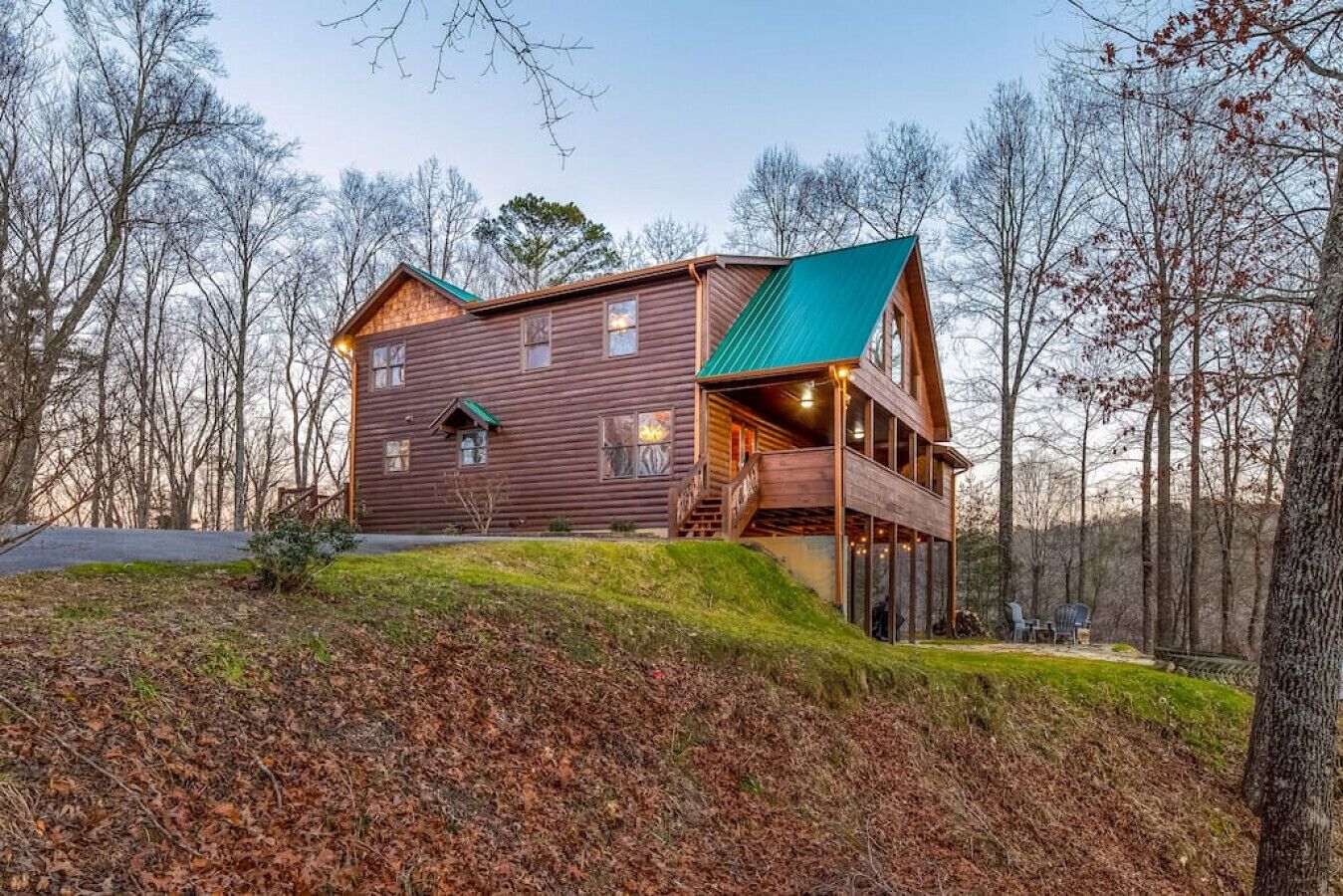 ⛺ Secluded Cabin ⛰️ Mountain Views | Fire Pit | Arcades & Games | Full Kitchen