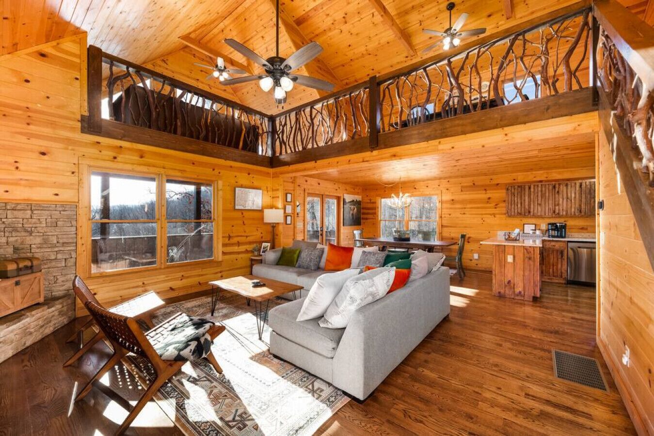 ⛺ Secluded Cabin ⛰️ Mountain Views | Fire Pit | Arcades & Games | Full Kitchen