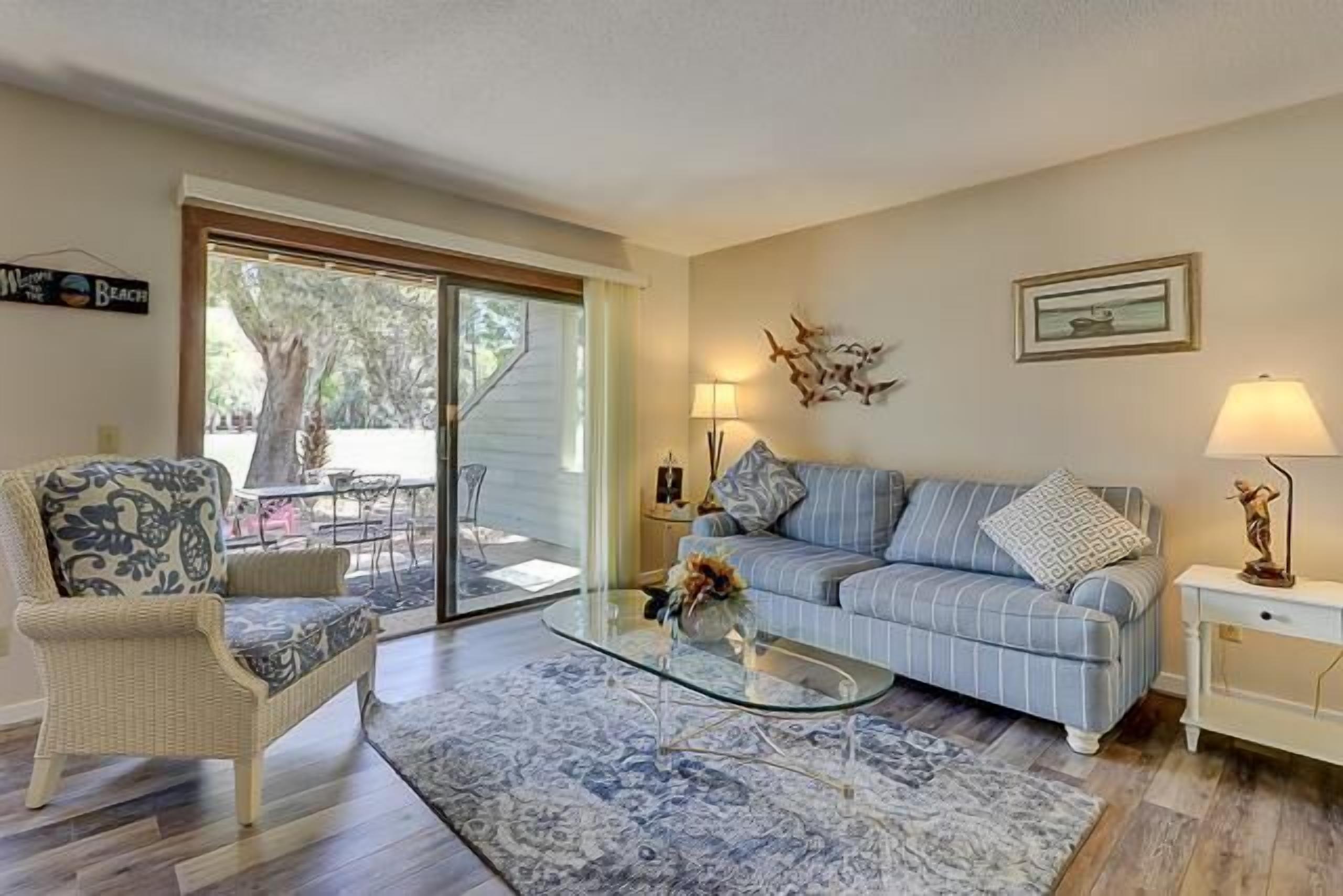 Ground-level Villa, Private patio w/ Golf views in the heart of Harbour Town